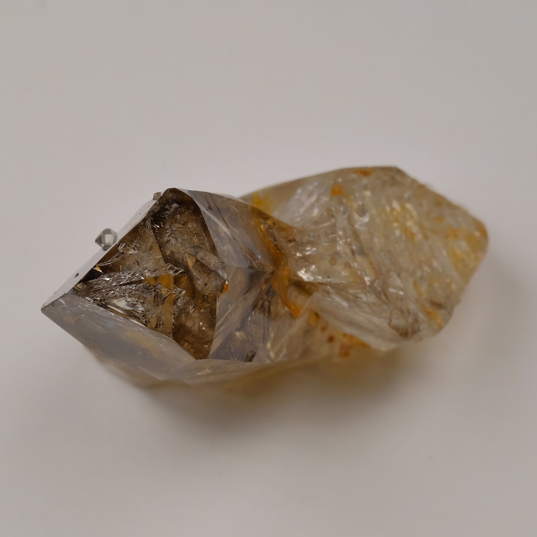 Кварц 41х37х14мм